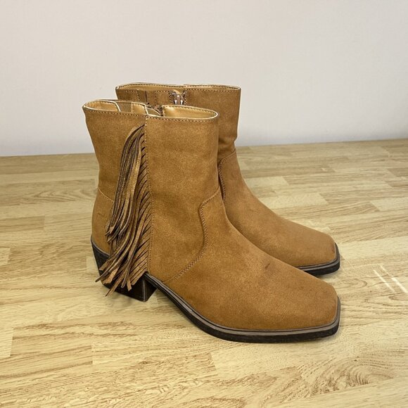 NWT Fringe Booties Ankle Boots Suede Size 9.5 **(Read description) - Picture 3 of 8